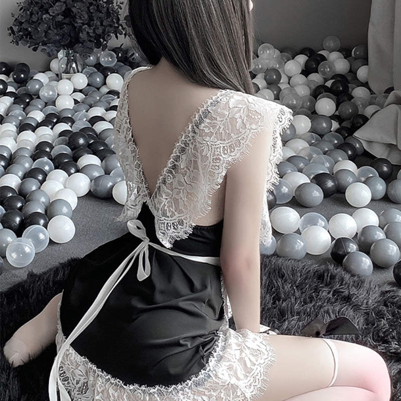 Midnight Lace – Deep V Lingerie & Suspender Set 